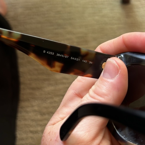 Burberry tortoiseshell sunglasses - Picture 8 of 9